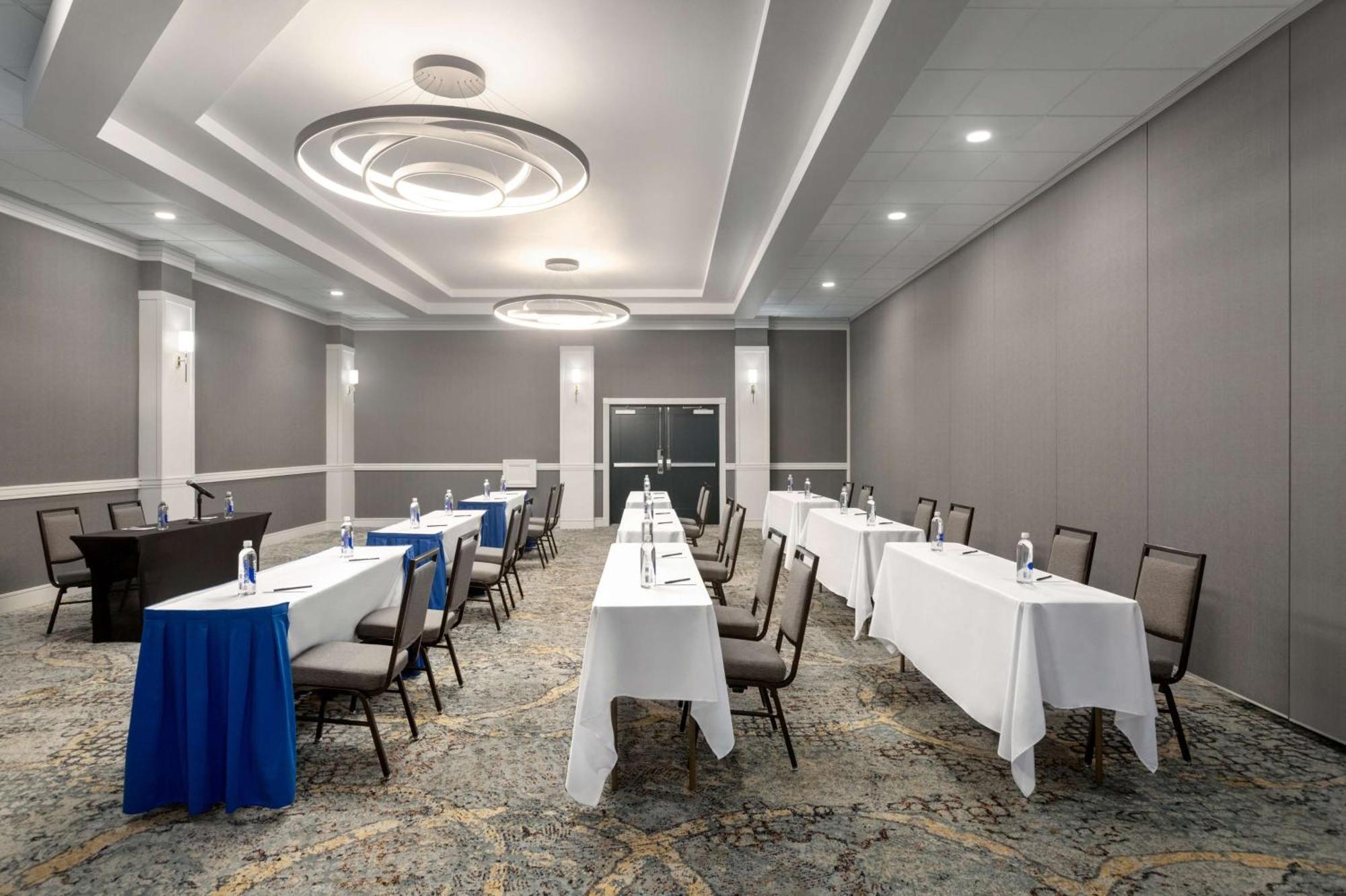Doubletree By Hilton Fort Myers At Bell Tower Shops Екстер'єр фото