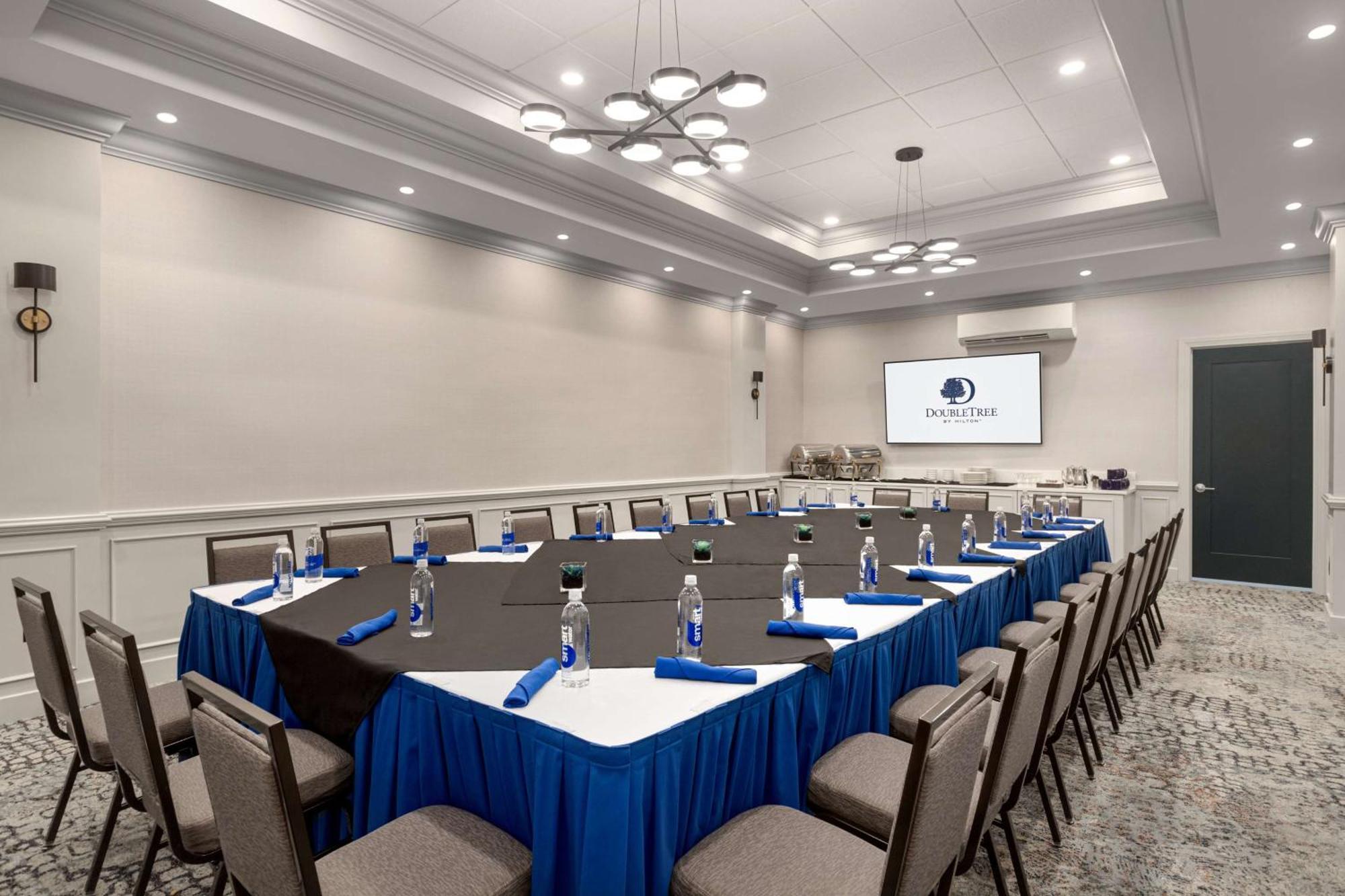 Doubletree By Hilton Fort Myers At Bell Tower Shops Екстер'єр фото
