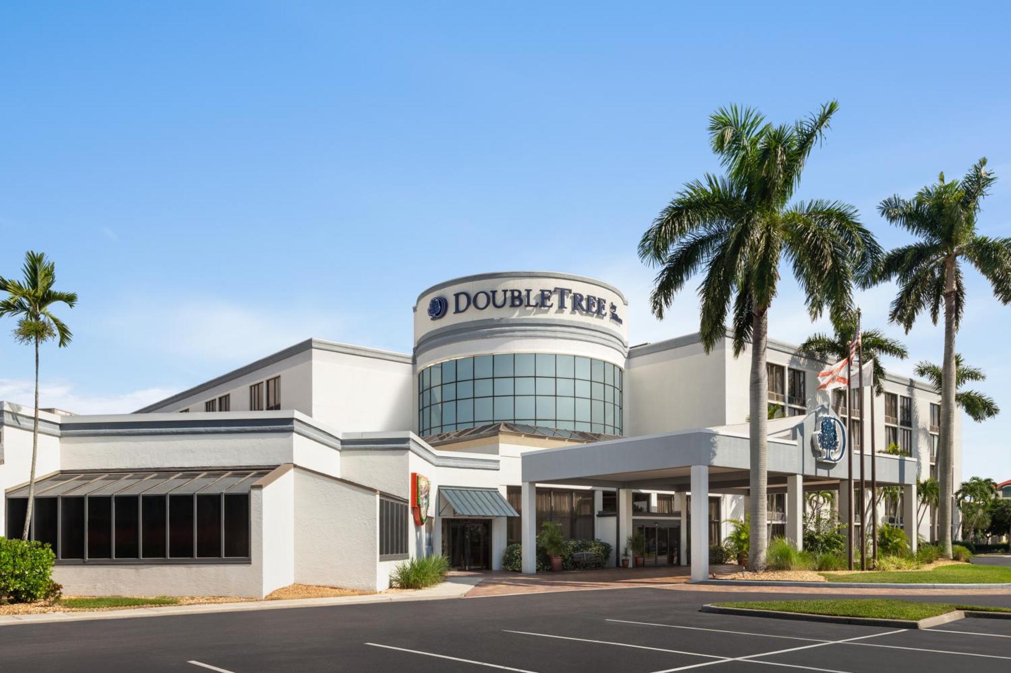 Doubletree By Hilton Fort Myers At Bell Tower Shops Екстер'єр фото