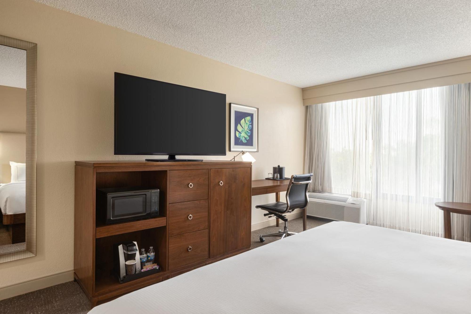Doubletree By Hilton Fort Myers At Bell Tower Shops Екстер'єр фото