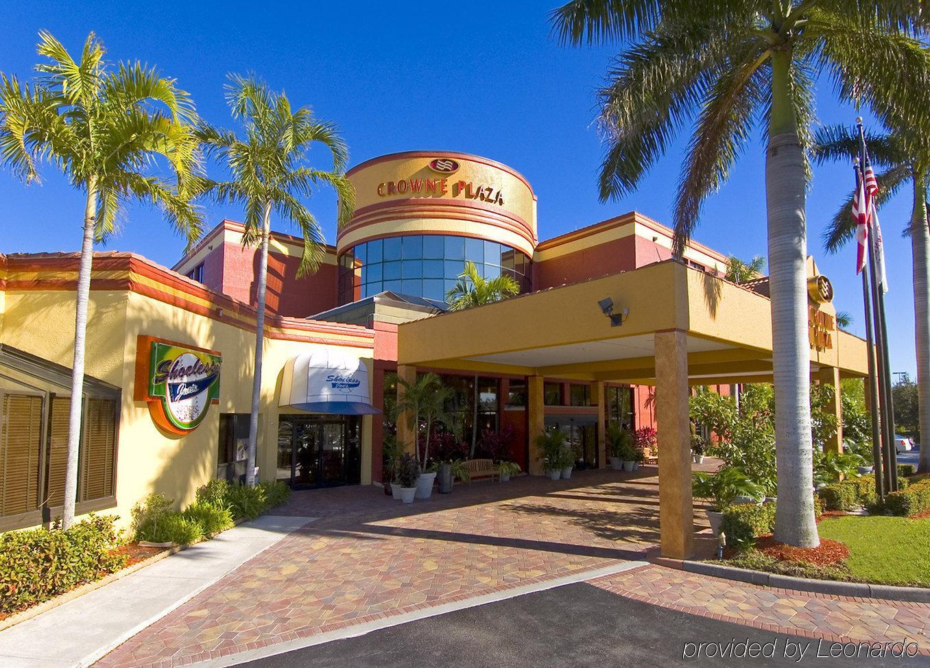 Doubletree By Hilton Fort Myers At Bell Tower Shops Екстер'єр фото