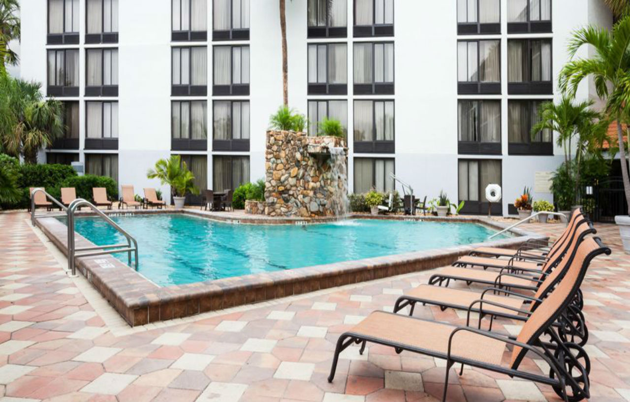 Doubletree By Hilton Fort Myers At Bell Tower Shops Екстер'єр фото
